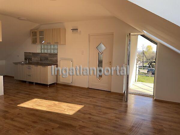 Tahitótfalu 2. képe