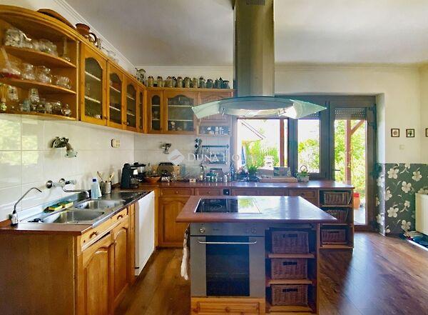 Trófea, Békéscsaba 3. képe