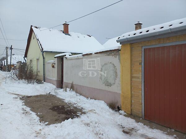 Belvároshoz, Baja képe