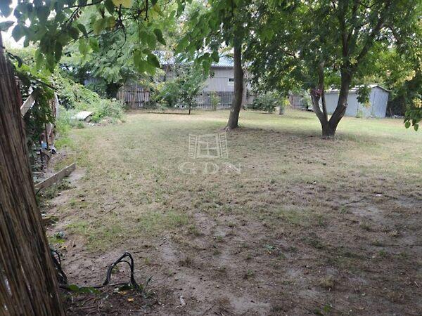 Alkotmány utca, Taksony 3. képe