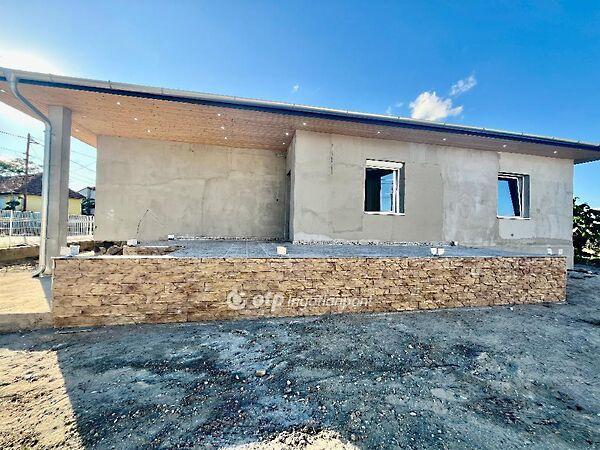 Gábor Áron, Tura 2. képe