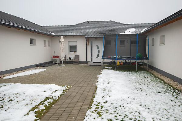 Jácint, Torony 2. képe