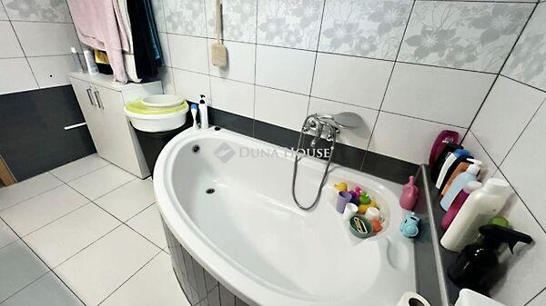 Meggyeskovácsi 3. képe