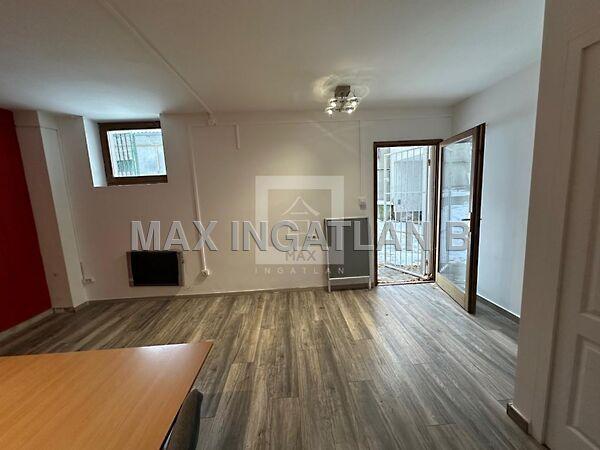 Nincs ilyen, Budaörs 2. képe