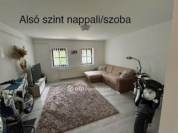 Alkotmány, Cserkút 2. képe