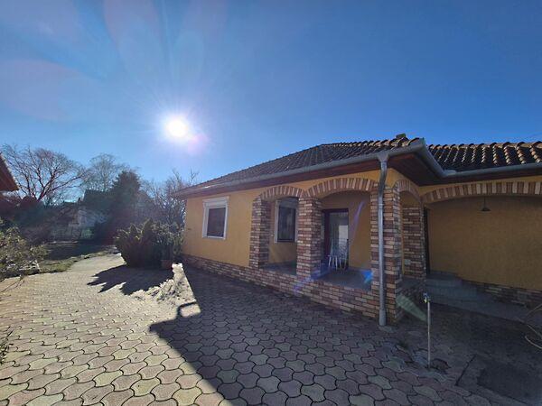 Czuczor, Kiskunhalas 3. képe