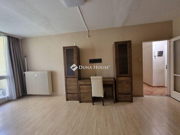 Lívia, Pécs 2. képe