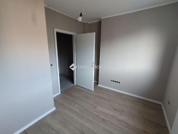 Komáromi, Tatabánya 3. képe