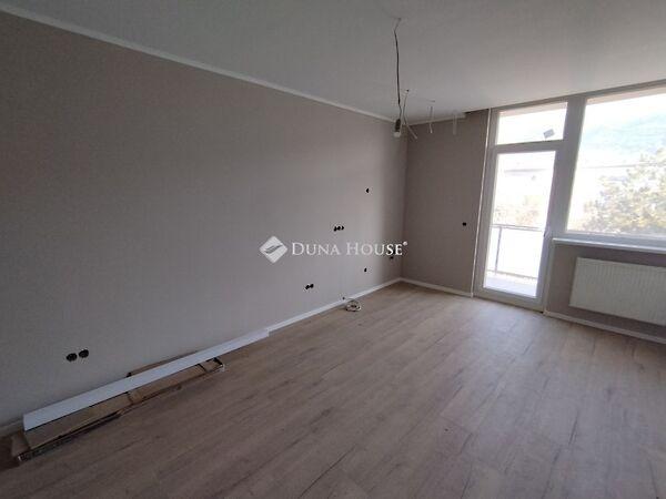 Komáromi, Tatabánya képe