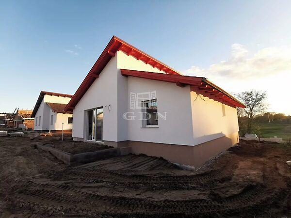 Szent István, Vácrátót 3. képe