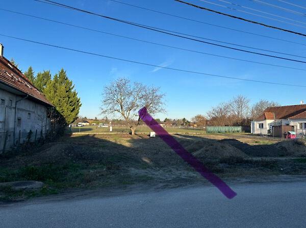 Tökölön 2 db. egymás mellett lévő, belterületi, 605 illetve 631nm-es építési, Tököl képe