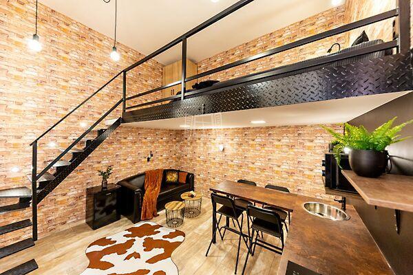 Skálázható, stabil, Budapest, VII. kerület 3. képe