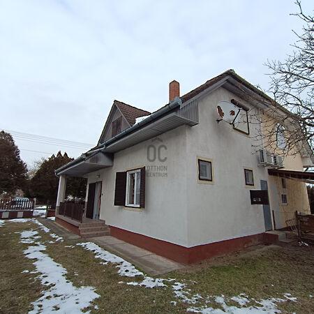 Balatonfenyves képe