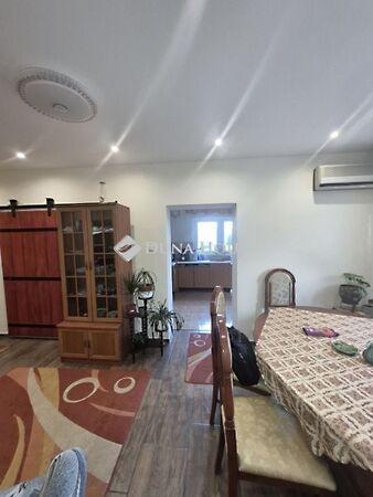 Auróra, Pécs 2. képe