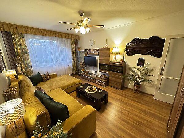 Virág, Budapest, IV. kerület 3. képe