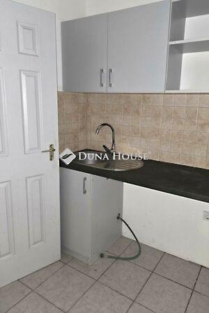 Hősök, Esztergom 2. képe