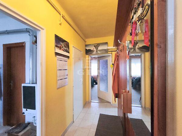 Belvárosközeli, tégla lakás garázzsal 40 millió, Zalaegerszeg 3. képe