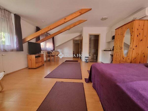 Hungária, Pécs 3. képe