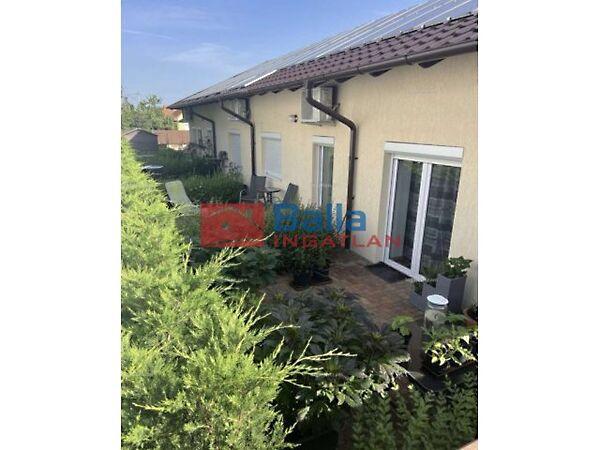 Újszerű 4+1 lakásos, Fót képe