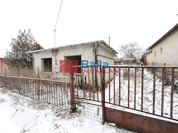 Nefelejcs utca, Monorierdő 3. képe