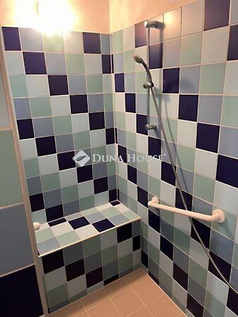 Kossuth Lajos, Egyházasfalu 3. képe