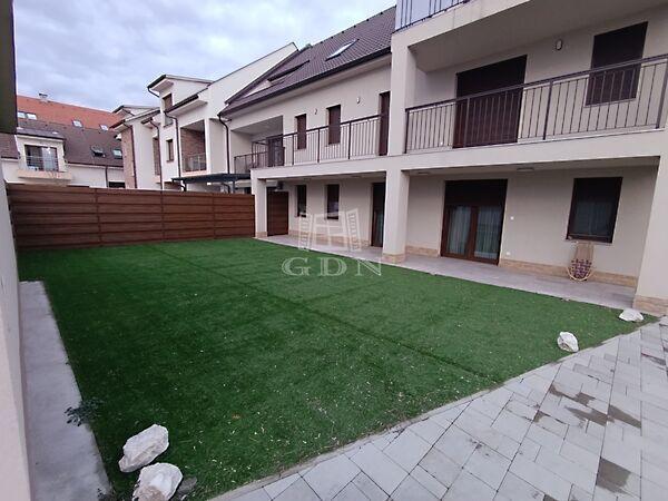 Szabadság, Baja képe