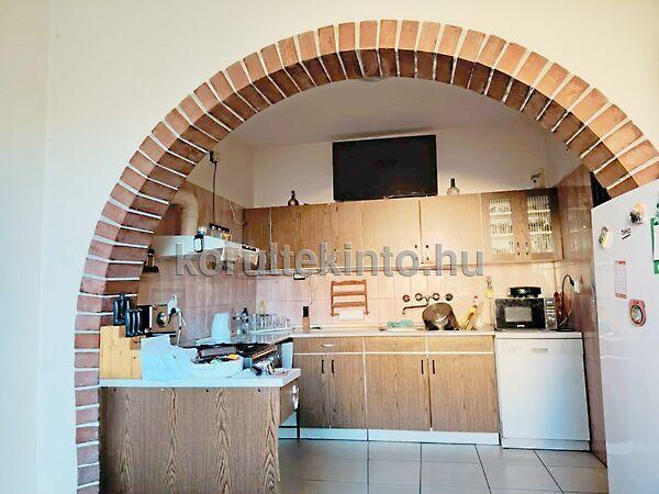 Nuszbek, Gyula 3. képe