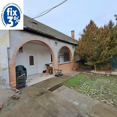 Judit Ingatlan és, Monor képe