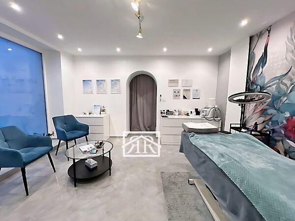 Alkotmány, Deszk 2. képe