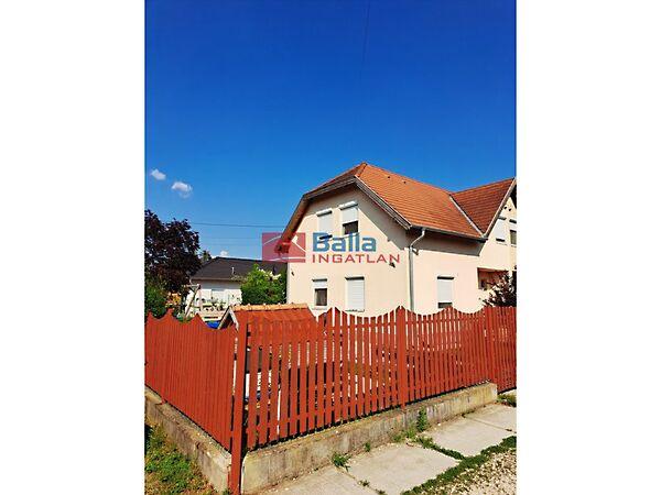 Fiumei utcáról, Szigethalom képe