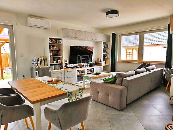 Központ vonzásában Nappali+3, Kakucs képe