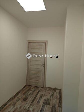 Kossuth, Komló képe