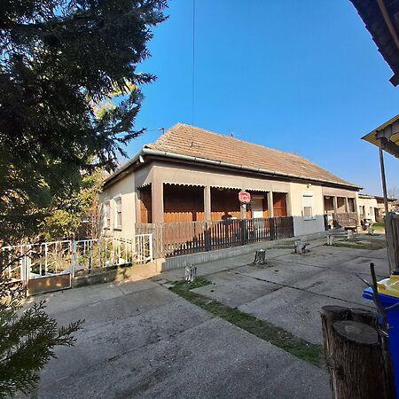 Judit Ingatlan és, Nyáregyháza 2. képe