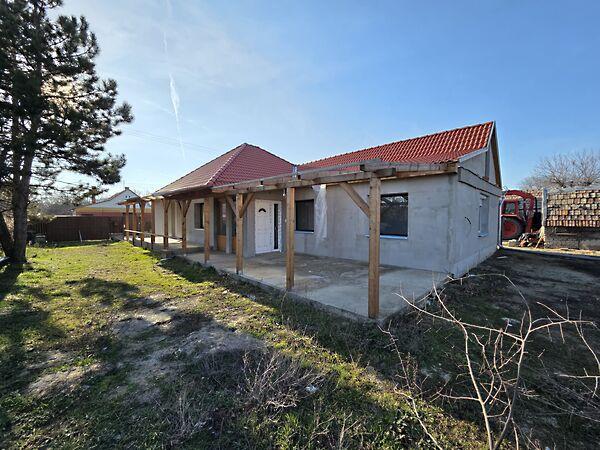 Kossuth, Kunfehértó képe