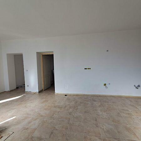 Judit Ingatlan és, Monor 2. képe