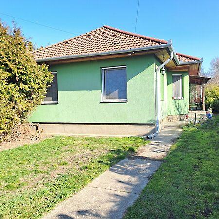 Judit Ingatlan és, Monor 2. képe